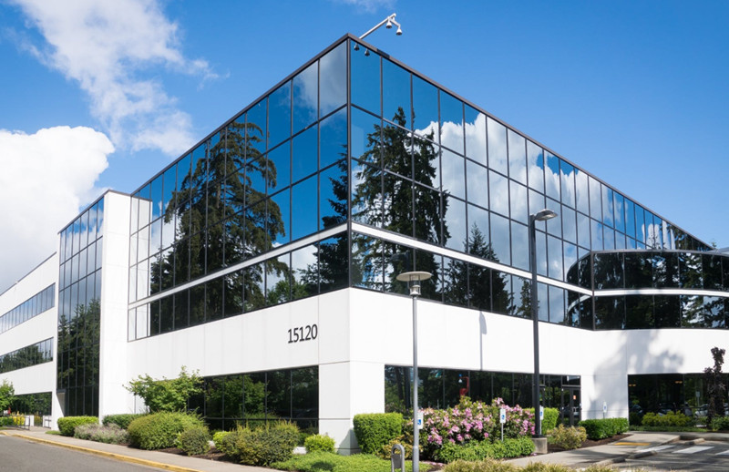 辦公空間裝修公司之黑與白